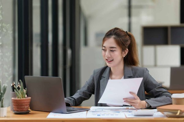 Devenir community manager : guide complet pour freelances en 2024